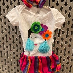 Frida outfit